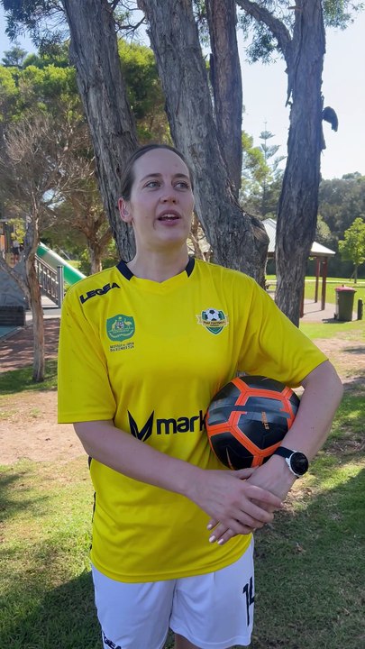 Katie Day on the difference between regular football and deaf football