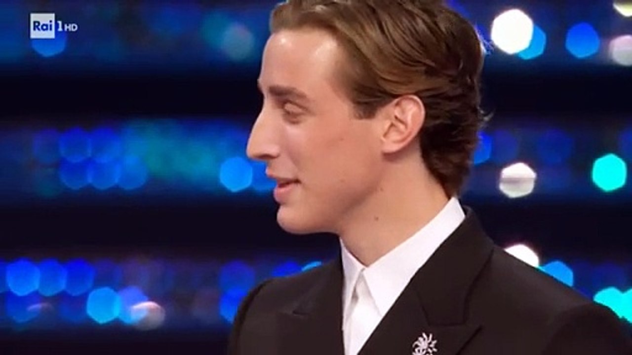 Bove a Sanremo: "Io senza calcio come un cantante senza voce"