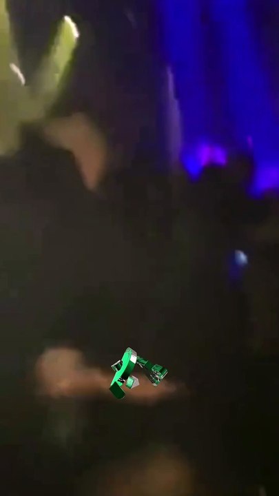 La ref de Jul à cette bagarre de Booba 🤣