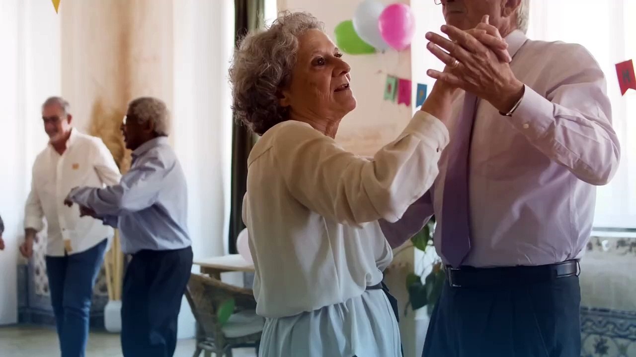 Video in Purple Blue Gradients Professional Gradients Style (2)