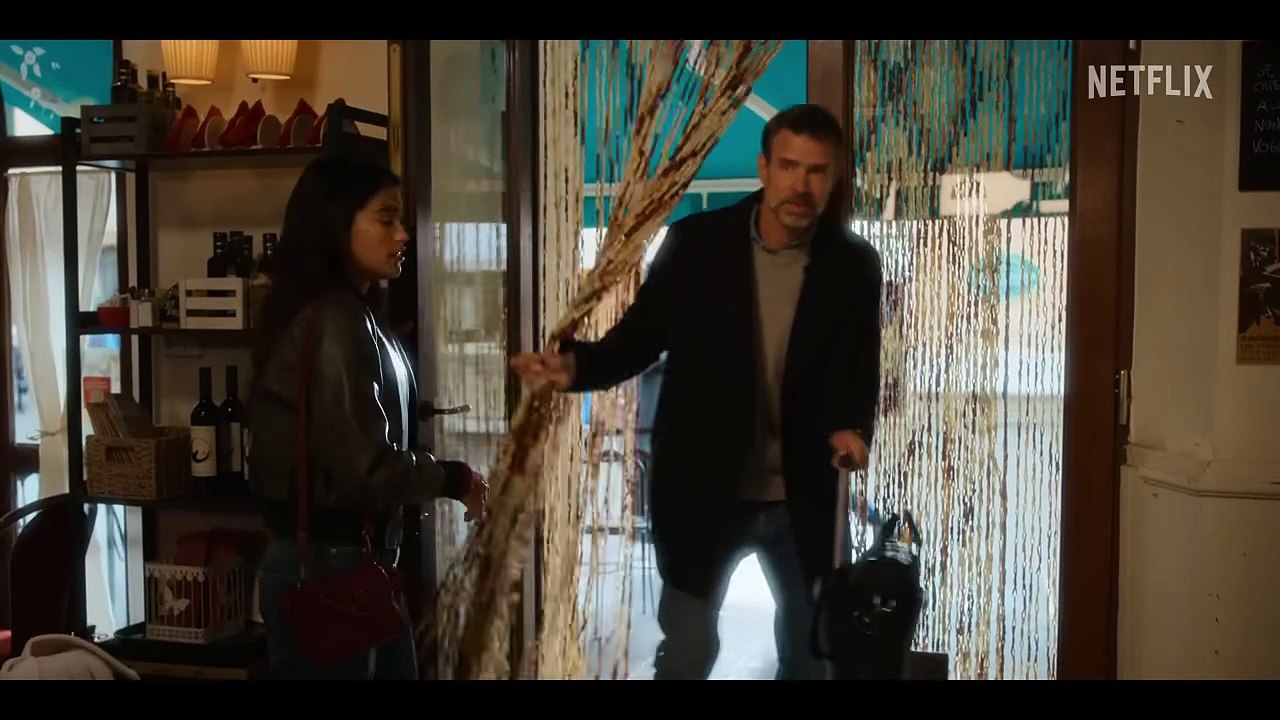 Violante Placido et Scott Foley dans "La Dolce Villa"