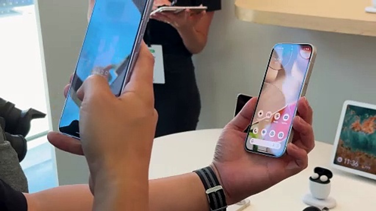 How Every Piece of an iPhone Works