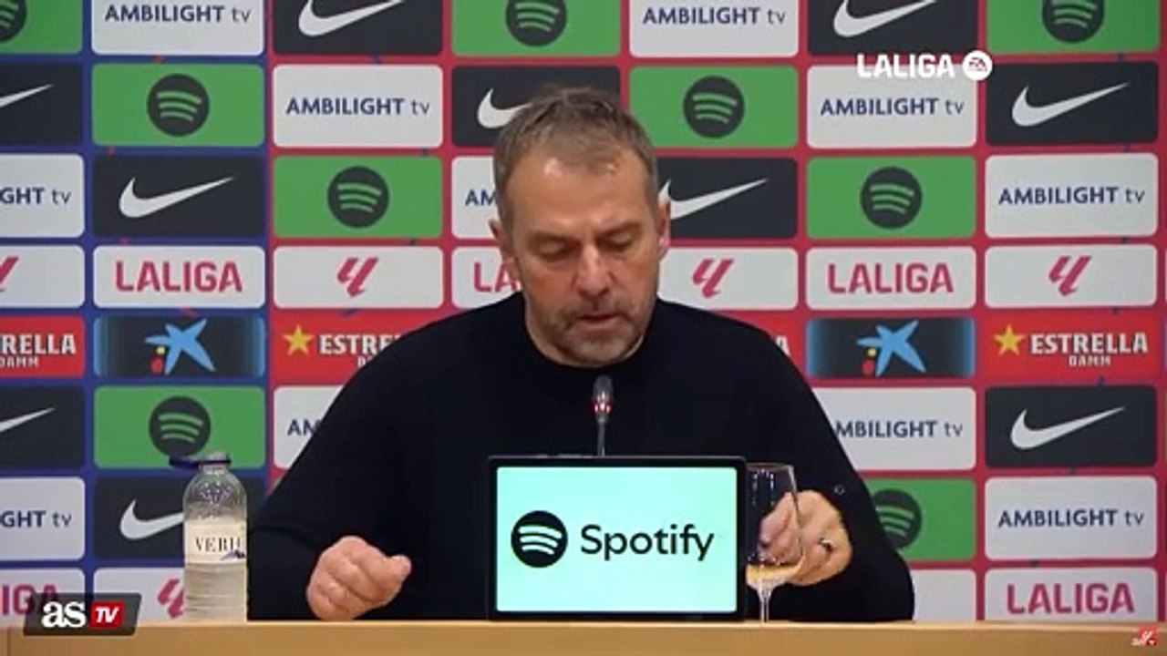 Las explicaciones de Flick en la pelea por la titularidad entre Marc Casadó y De Jong