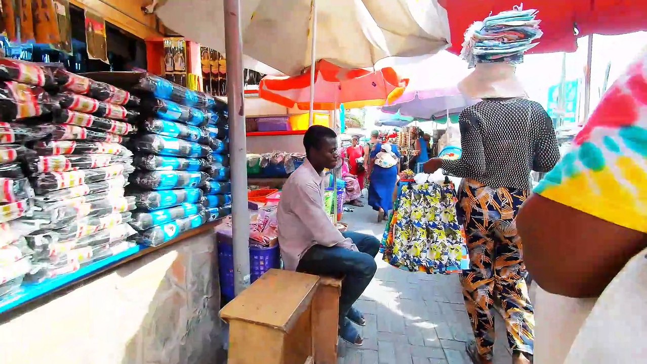 🇬🇭 4K WALKING TOUR IN AN AFRICAN MARKET