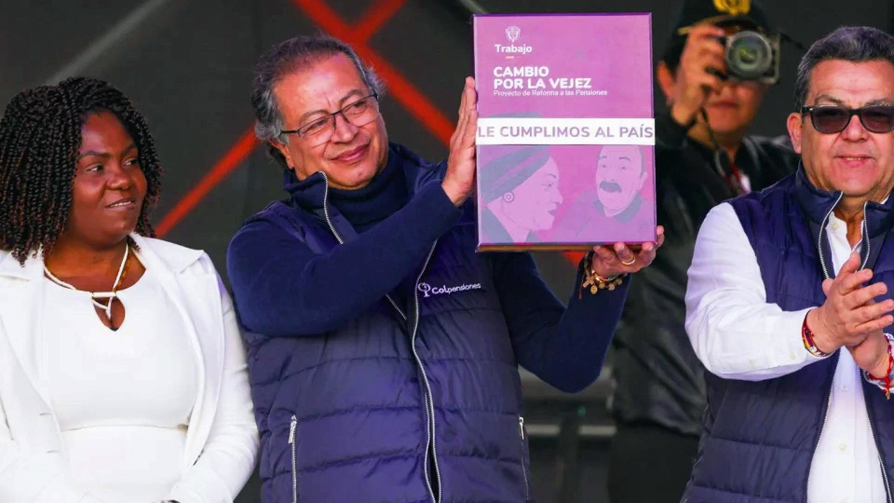 Presidente Petro Solicita que la Audiencia sobre Reforma Pensional Sea Pública 🏛️