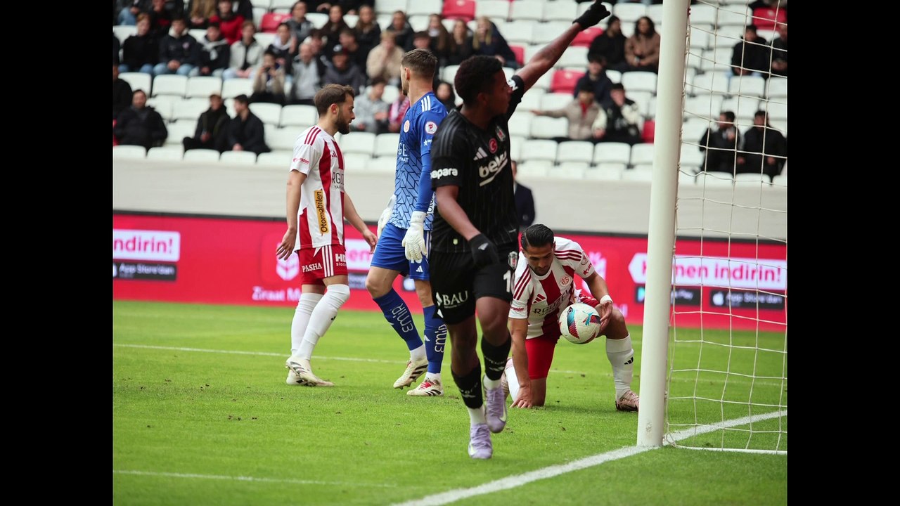 Beşiktaş'ta Arroyo siftahı yaptı! İlk golü Antalyaspor'a