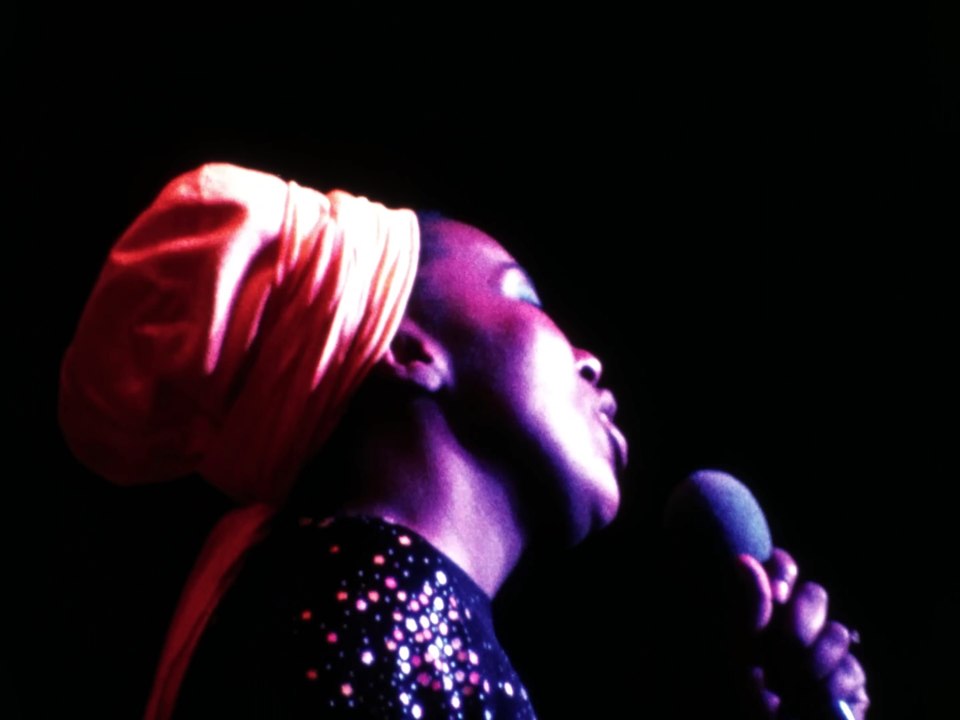 Roberta Flack - Killing Me Softly With His Song (1973)