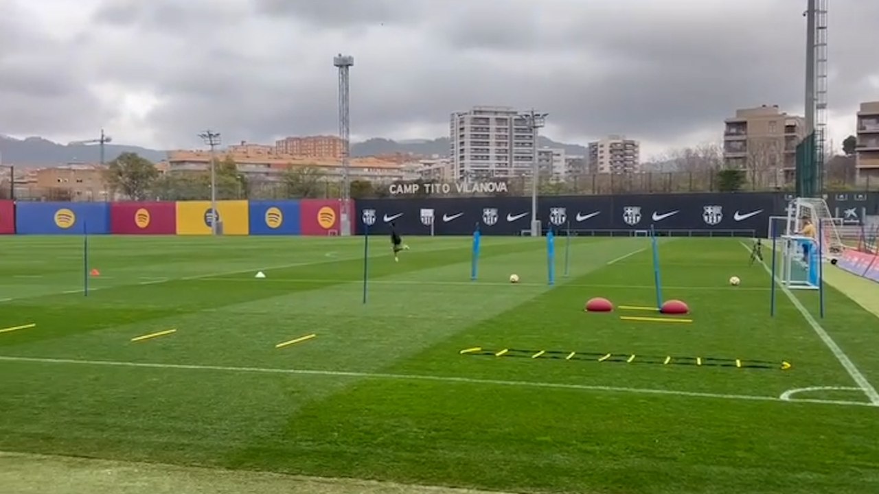 Ansu Fati muestra cómo se entrena