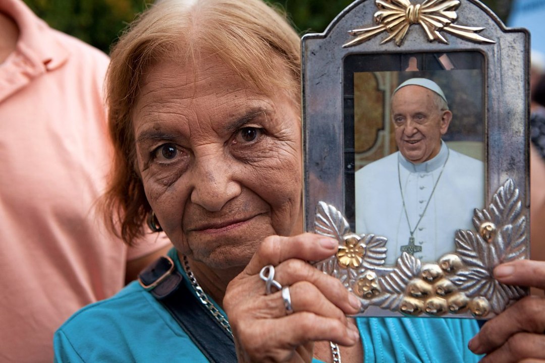 "Ernster Zustand": Gläubige beten für Papst Franziskus