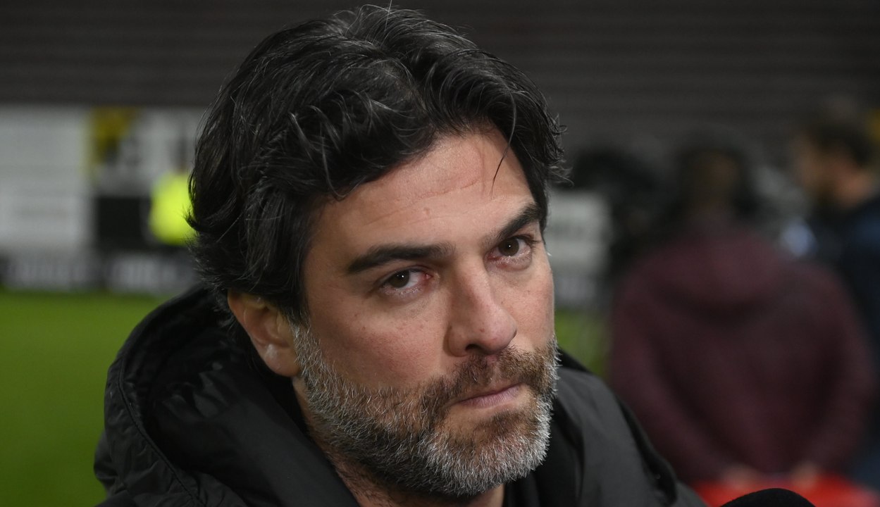 Mehdi Bayat tribunal supporters