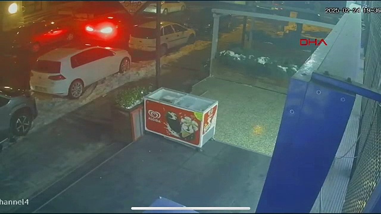 Müjde Ar ve eşi ölümden döndü: Kaza anı kamerada