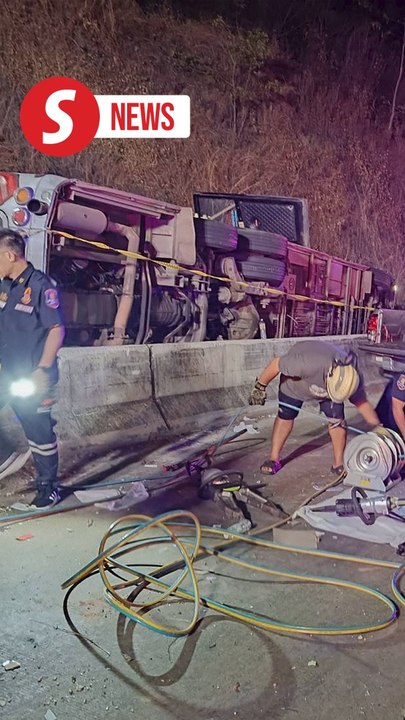 18 killed as bus overturns in Thailand's Prachinburi
