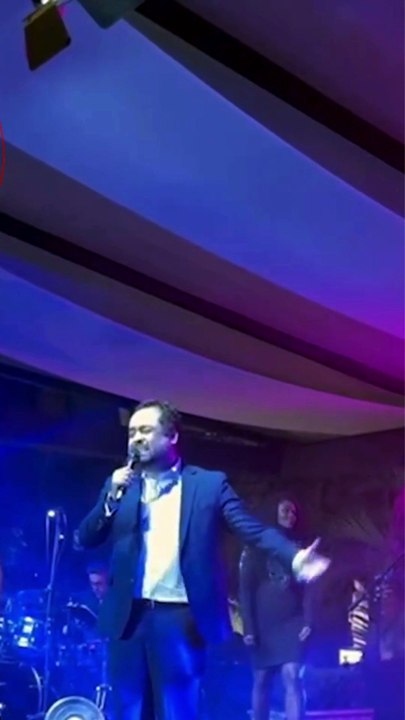 VÍDEO: Governador aliado de Bolsonaro canta 'Evidências' em jantar com Alexandre de Moraes
