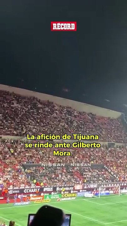 ¡TODOS QUIEREN A MORA! 🤩Así la ovación para Gilberto Mora en el estadio de Xolos.