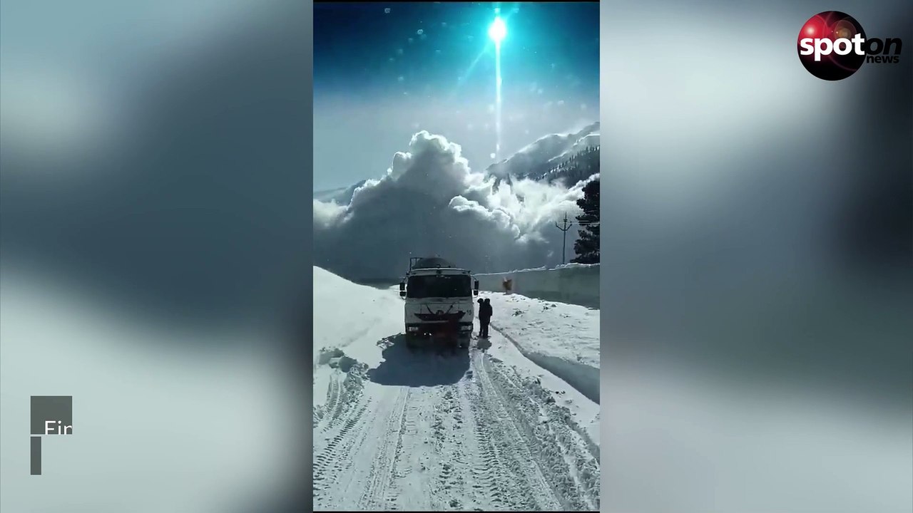 Dramatische Szenen gefilmt: Lawine begräbt Ort im Himalaya