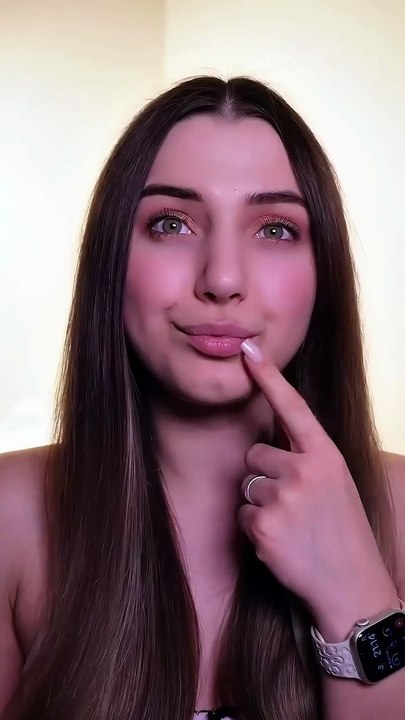 Tinted & Hydrating💫 | Glossy Lip Serum