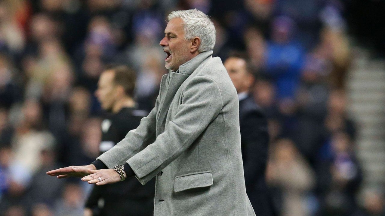 Mourinho trotz Niederlage: Trotz Ausscheidens in der Europa League bleibt er optimistisch ⚽