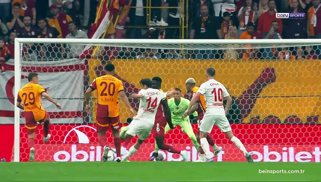 Galatasaray 4-0 Antalyaspor: Şampiyonluk yolunda büyük zafer! ⚽