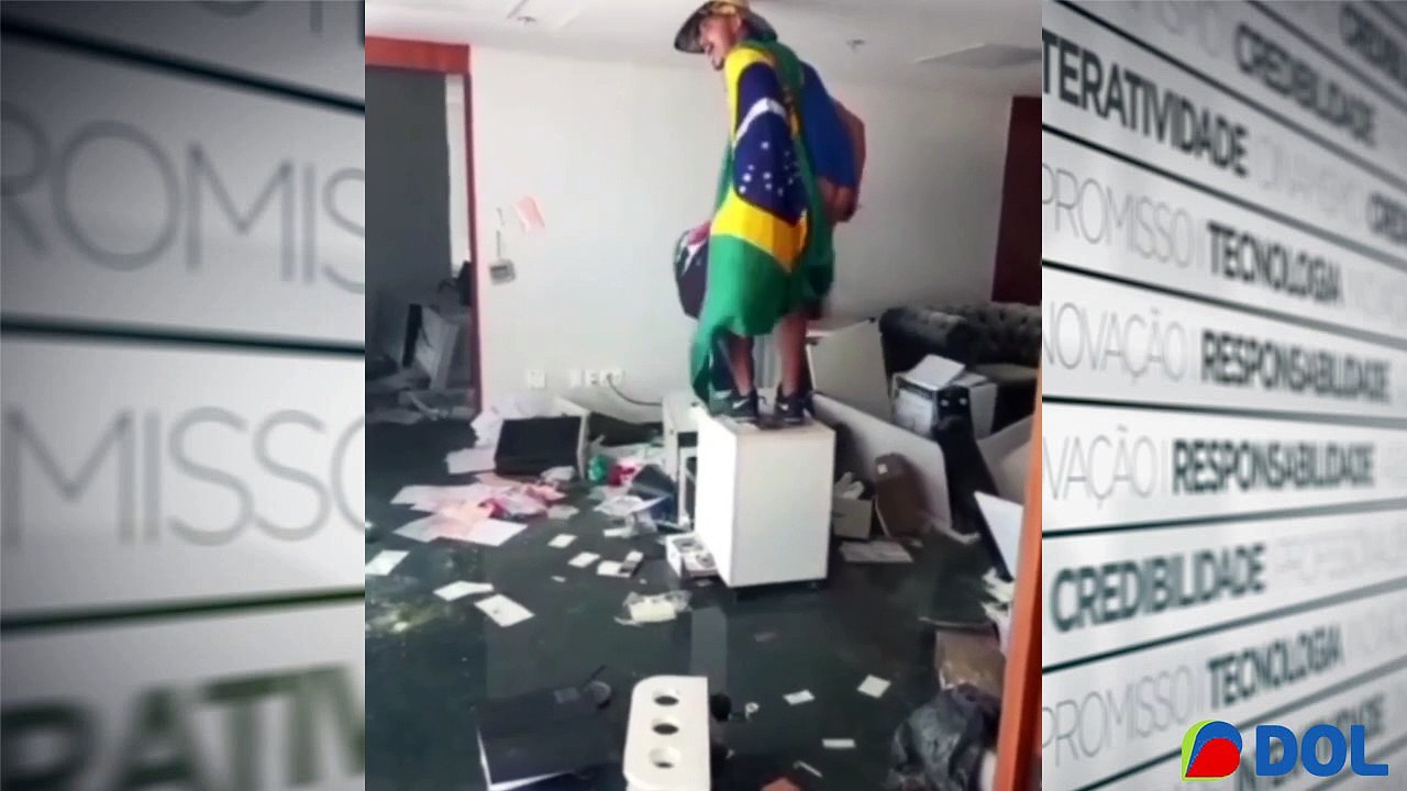 b'bolsonaristas vandalizam congresso'