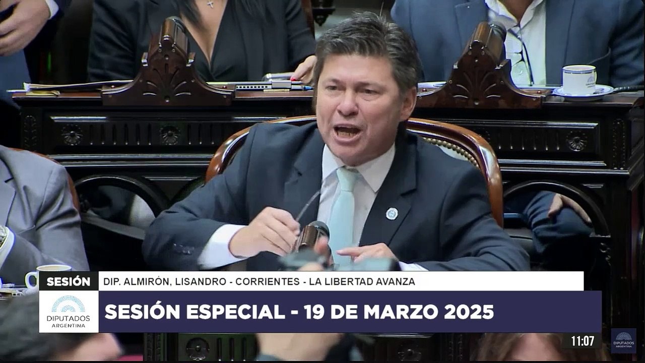 El peculiar pedido de disculpas de Lisandro Almirón a Zago