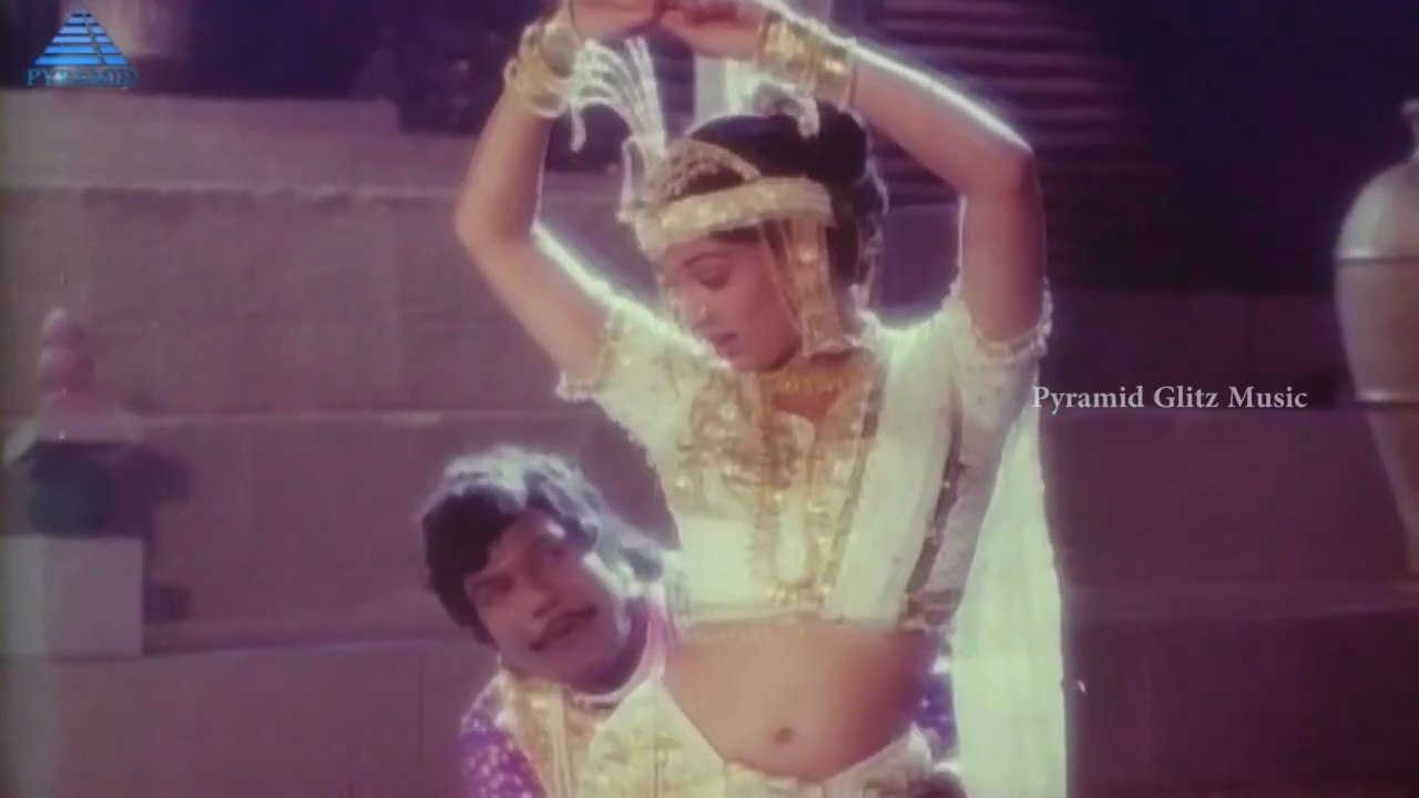 Gauthami hot navel song
