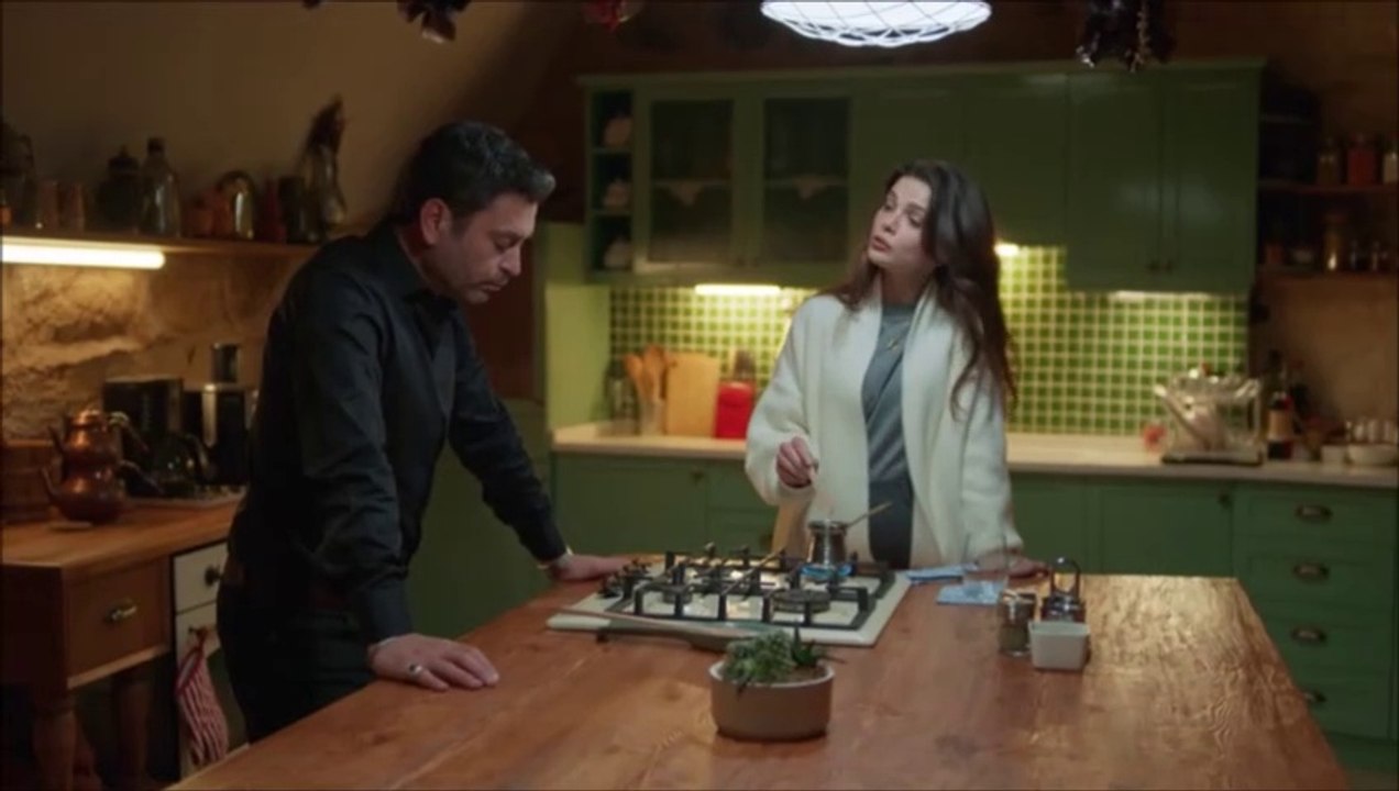 Odległe miasto- 18 - "Alya i Cihan w kuchni"