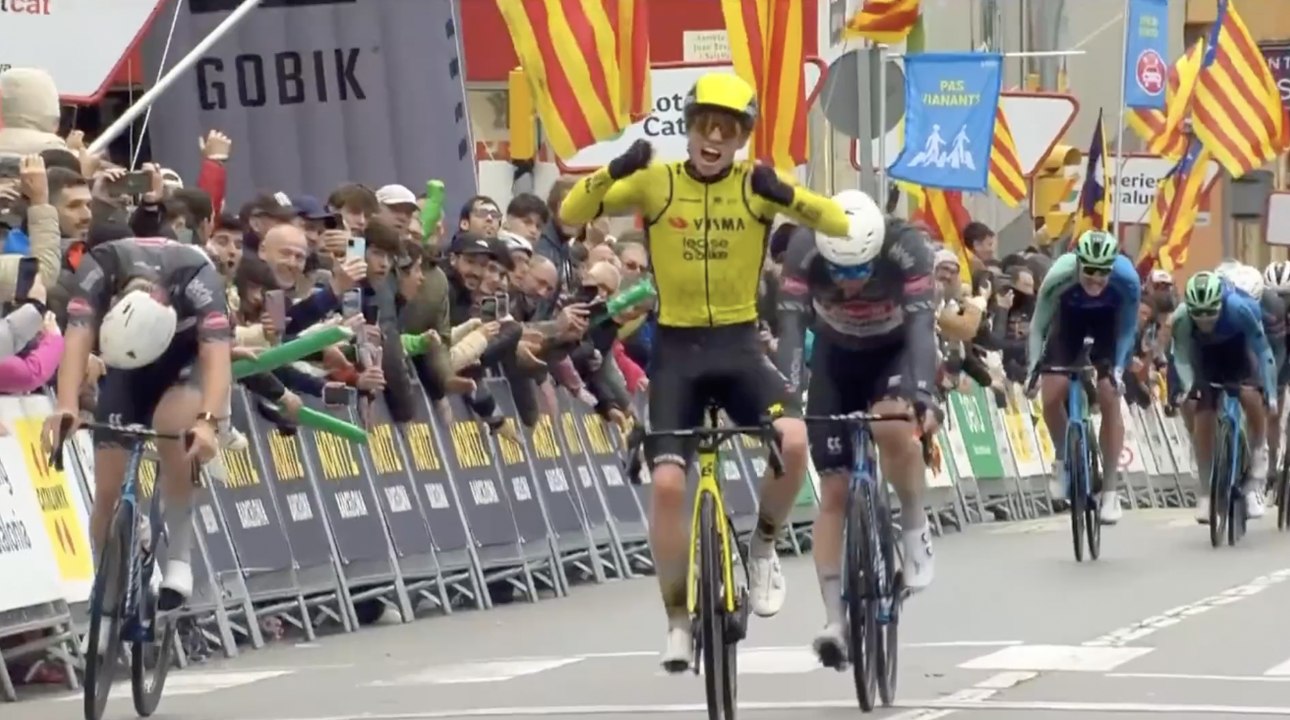 Cyclisme - Tour de Catalogne 2025 - Une 1ère étape sous la pluie et un final totalement fou ! Matthew Brennan s'impose et crucifie Tibor Del Grosso !