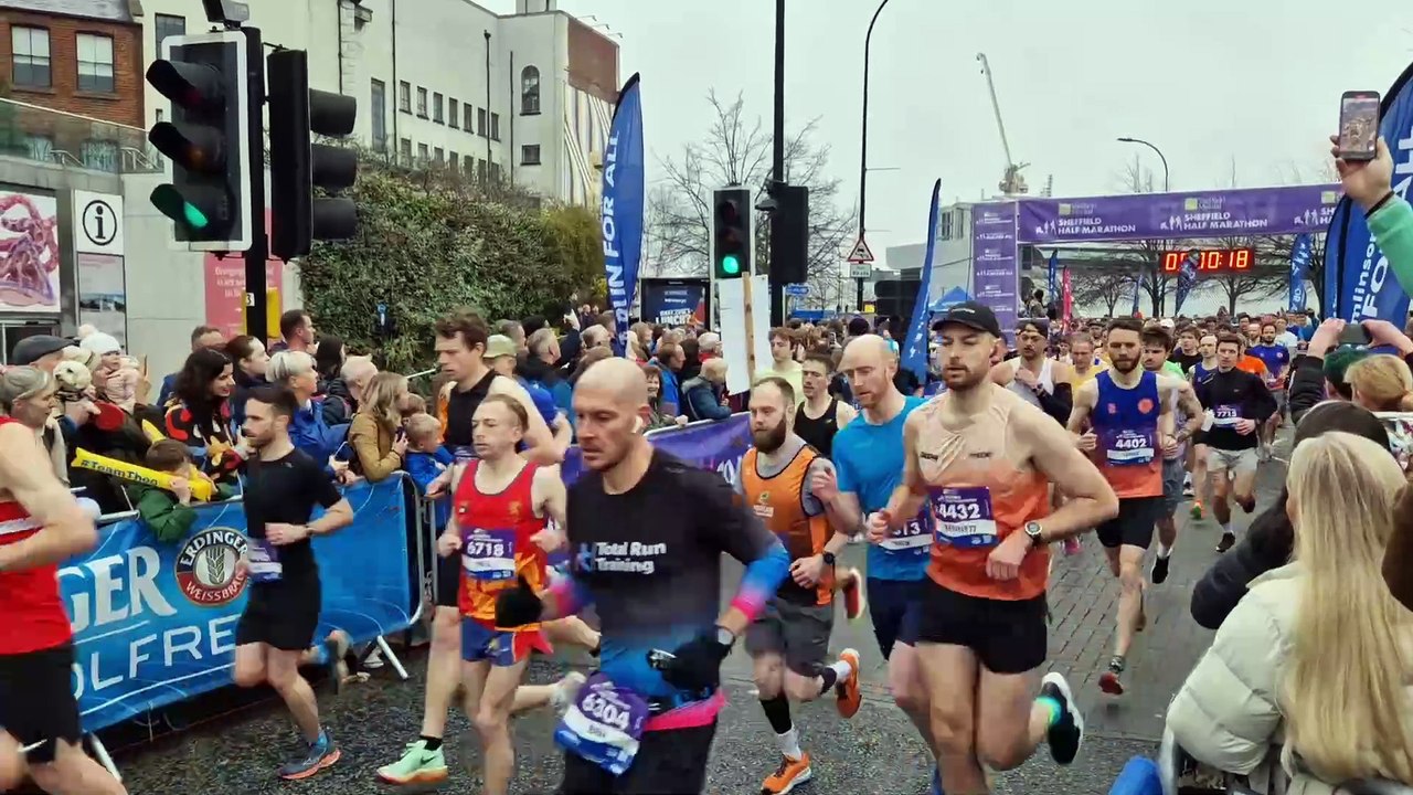 Sheffield half marathon gets underway