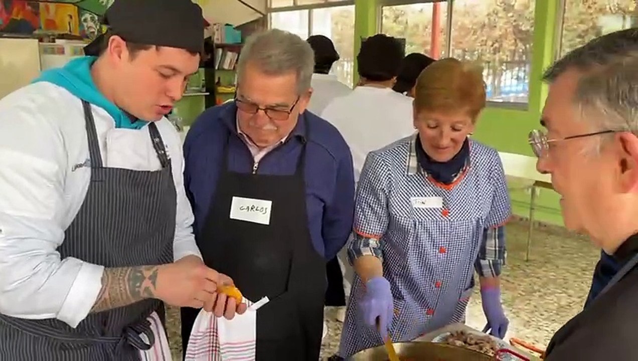 Cuando el Alzheimer cambia los roles: hombres que aprenden a cuidar y cocinar por amor