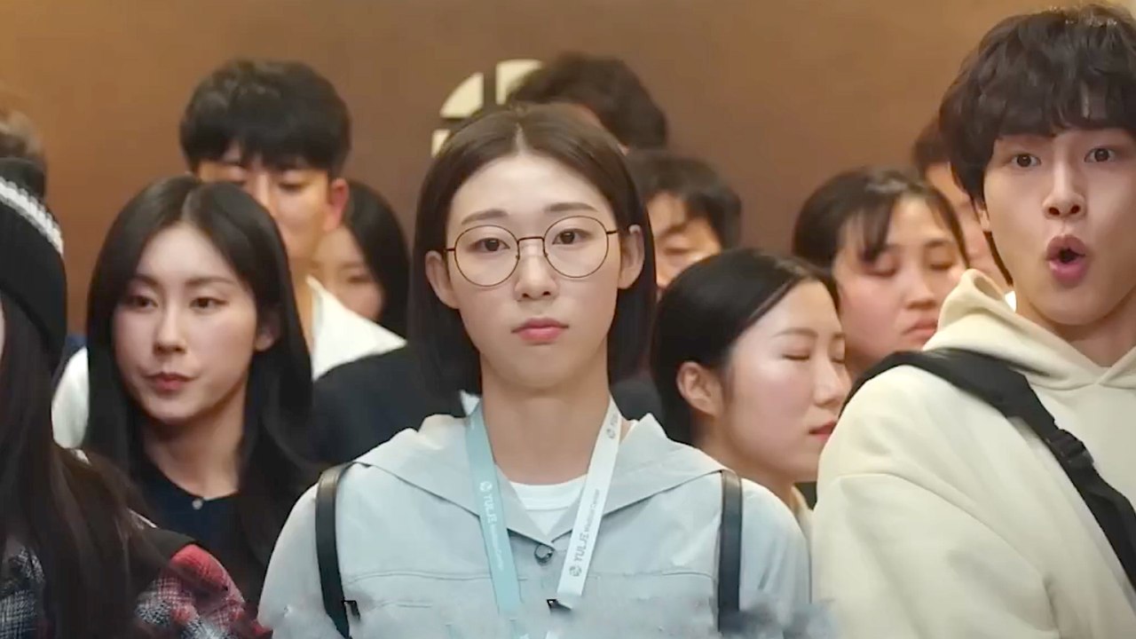 Official Trailer for Netflix’s Resident Playbook