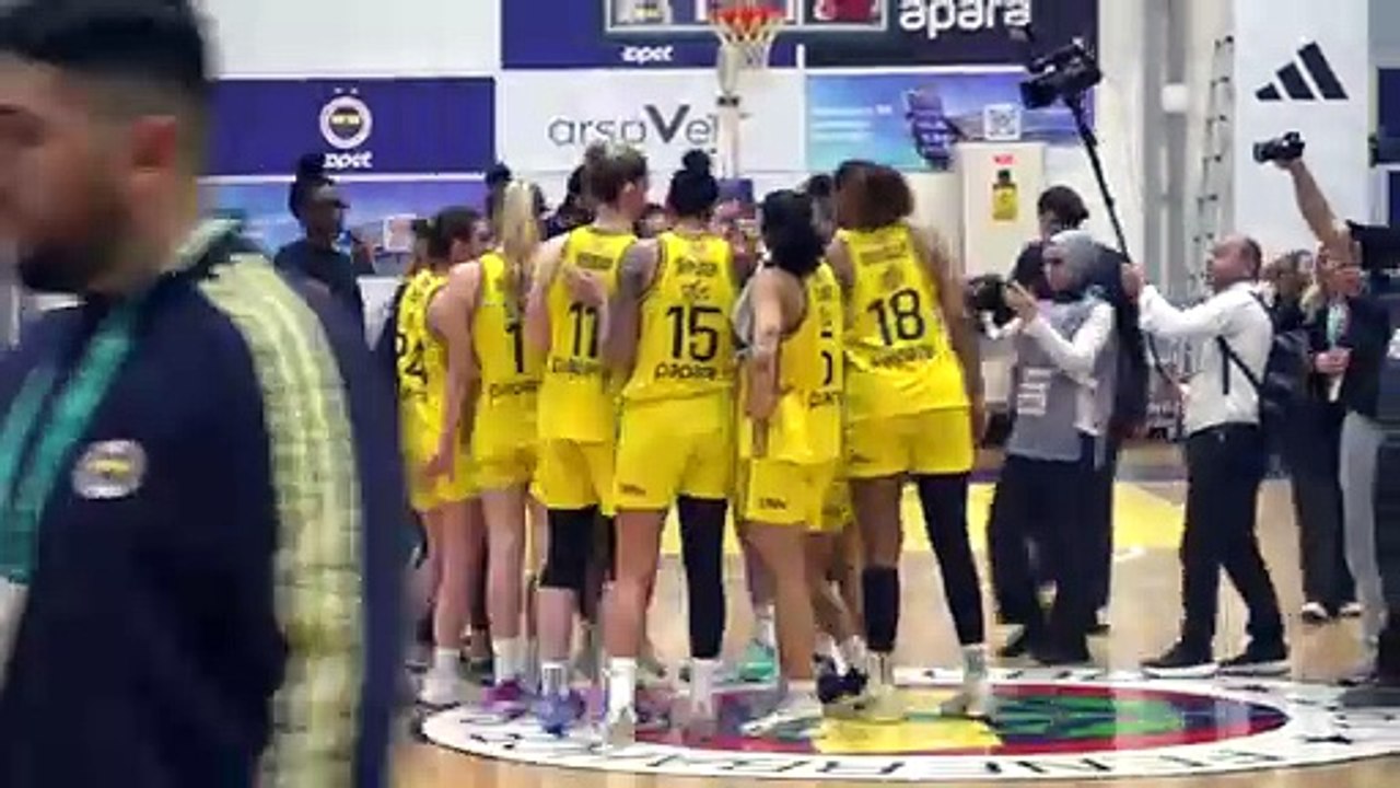 Fenerbahçe Opet'te Beşiktaş BOA maçı sonrası büyük sevinç