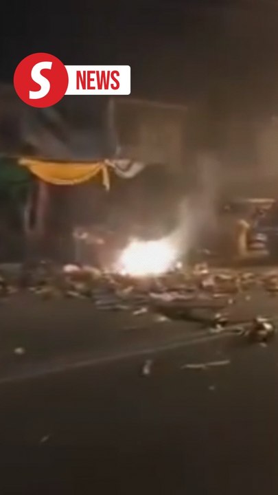 Four injured, one seriously, in firecracker sales canopy blaze in Sabak Bernam