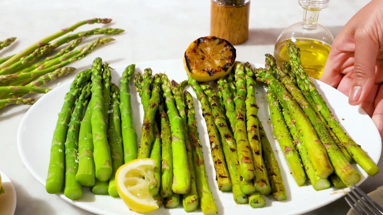 4 Ways To Cook Asparagus That Prove It's The King Of Spring