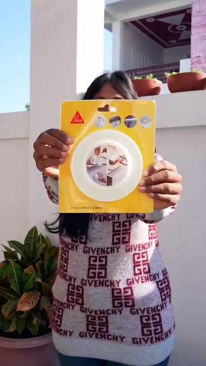 Double side tape #HomeEssentials #AmazonHomeFinds #SmartHomeProducts #trendingfind  #bestamazonfinds