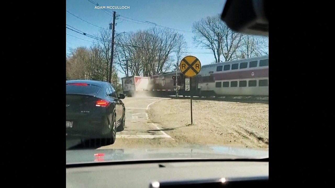 Train hits unattended lorry in Massachusetts