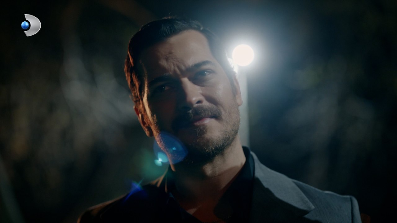 Eşref Rüya, Ekrana Kilitlendi! 🚨