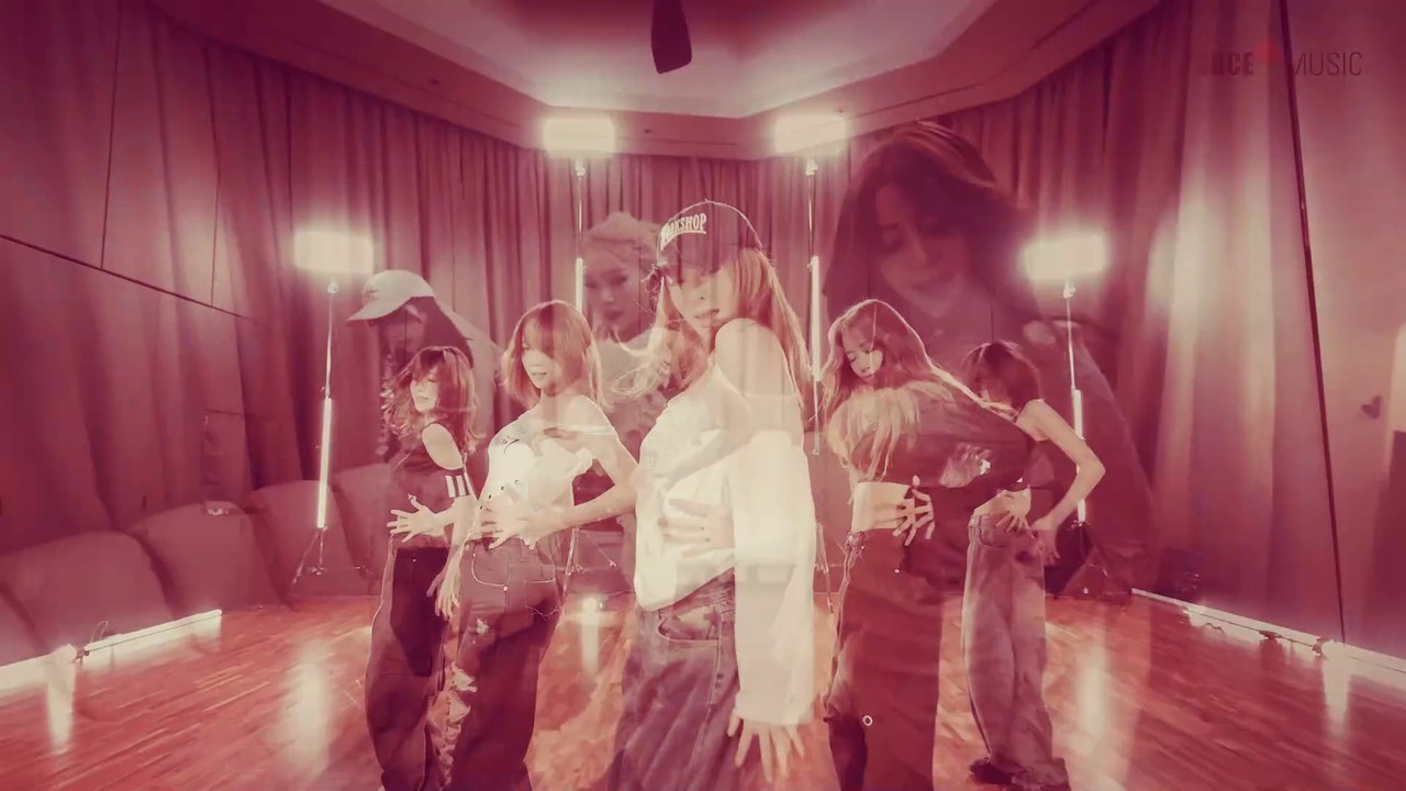 「HOT」　LE SSERAFIM【カラーアレンジ】