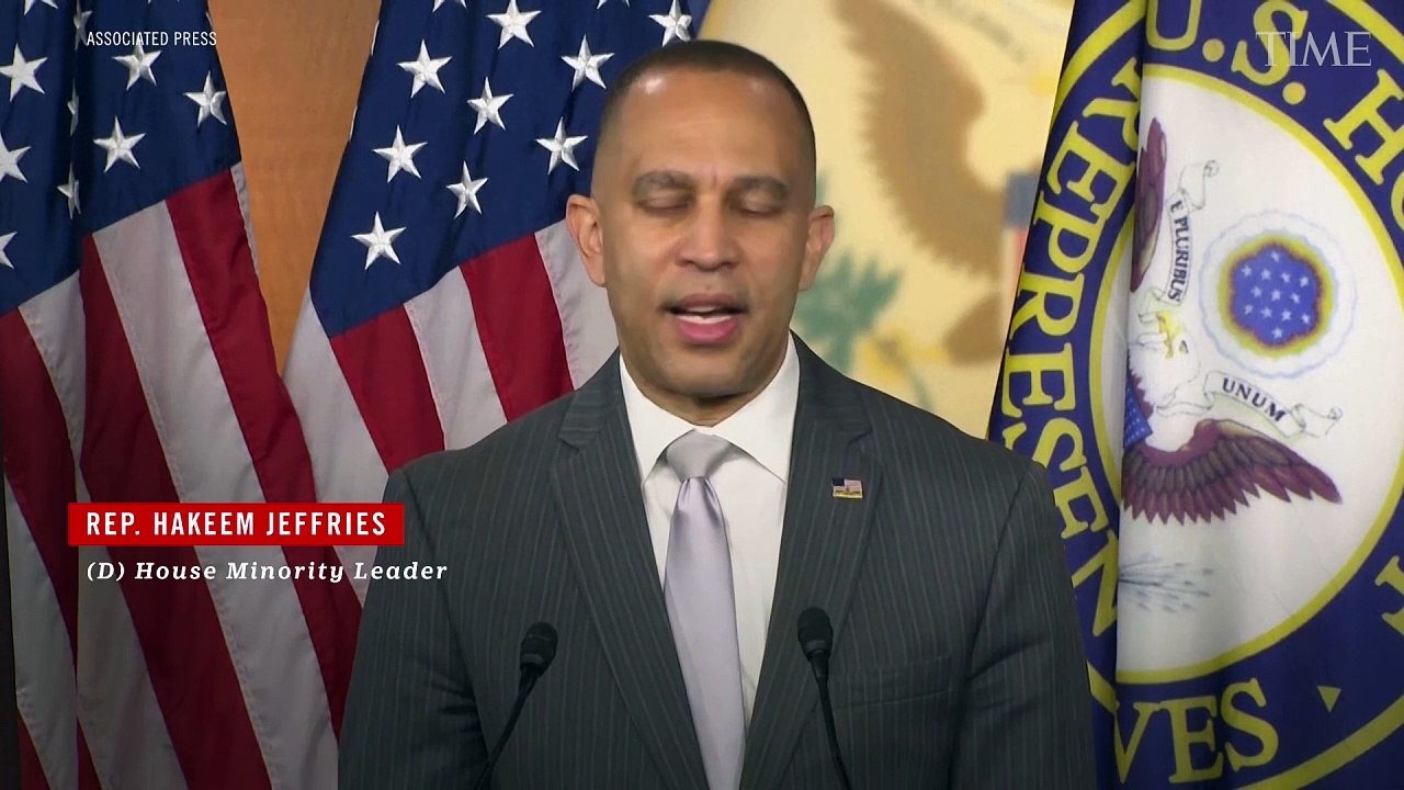 Democratic Lawmakers Call For Insider Trading Investigation into Trump Over Tariff Pause