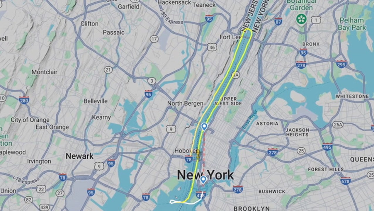 Moment helicopter plummets into Hudson River captured on flight tracker