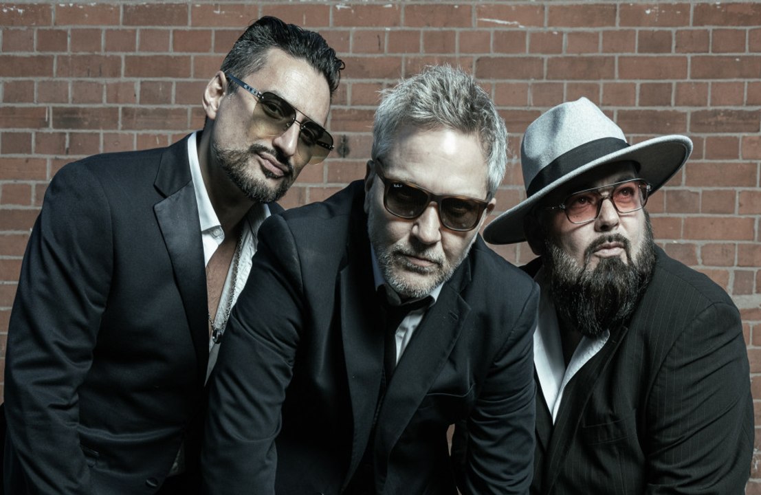 ファン・ラヴィン・クリミナルズ、15年ぶりのアルバムをリリースへ