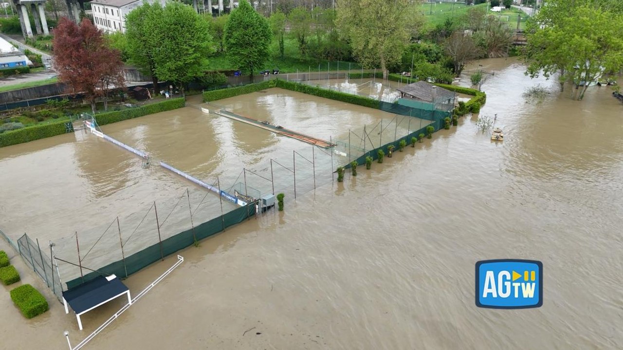 Piacenza, la piena del Po vista dal drone: strade e campi completamente ricoperti dall'acqua