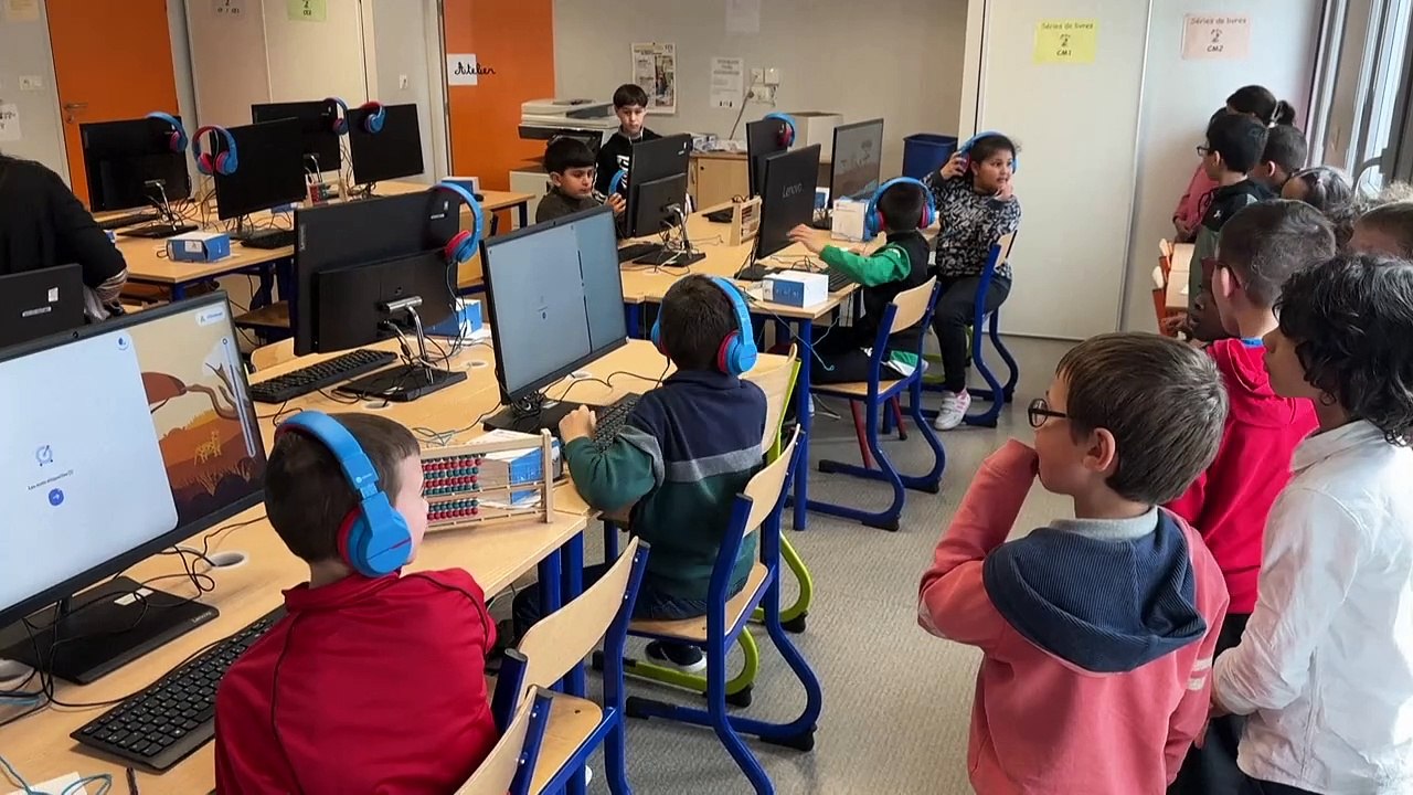 "Ça m'a motivé à faire des maths": l'IA s'invite à l'école