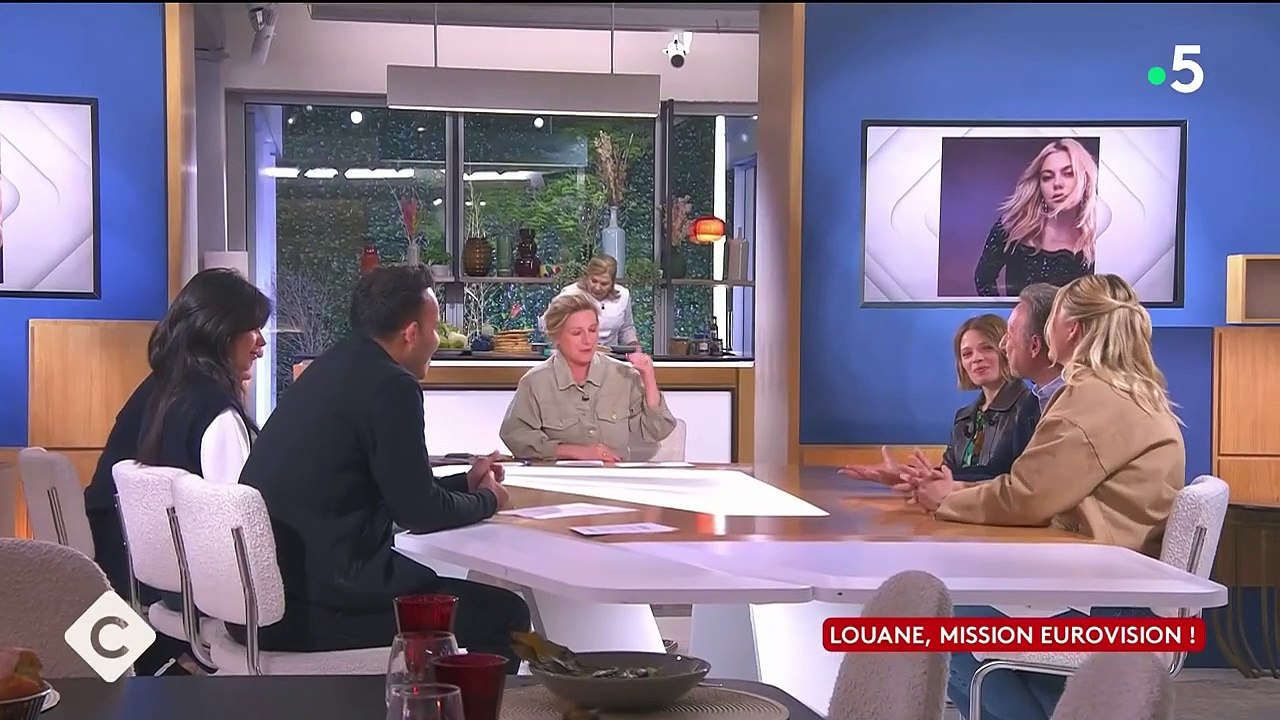 Louane invitée dans "C à Vous", capture d'écran France 5
