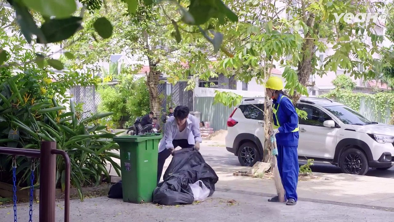 Đói Quá Phải Ăn Cơm Vứt THÙNG RÁC, Còn Bị TRẺ TRÂU Tới Kiếm Chuyện _ Khổ Qua _ Phim Ngắn 2025