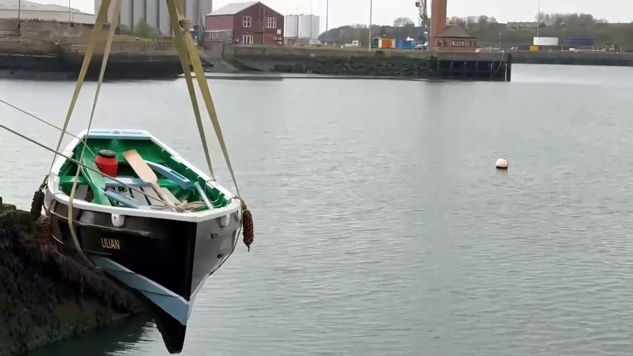 See the first boat to be launched on the River Wear in almost 40 years - made using traditional boat building skills