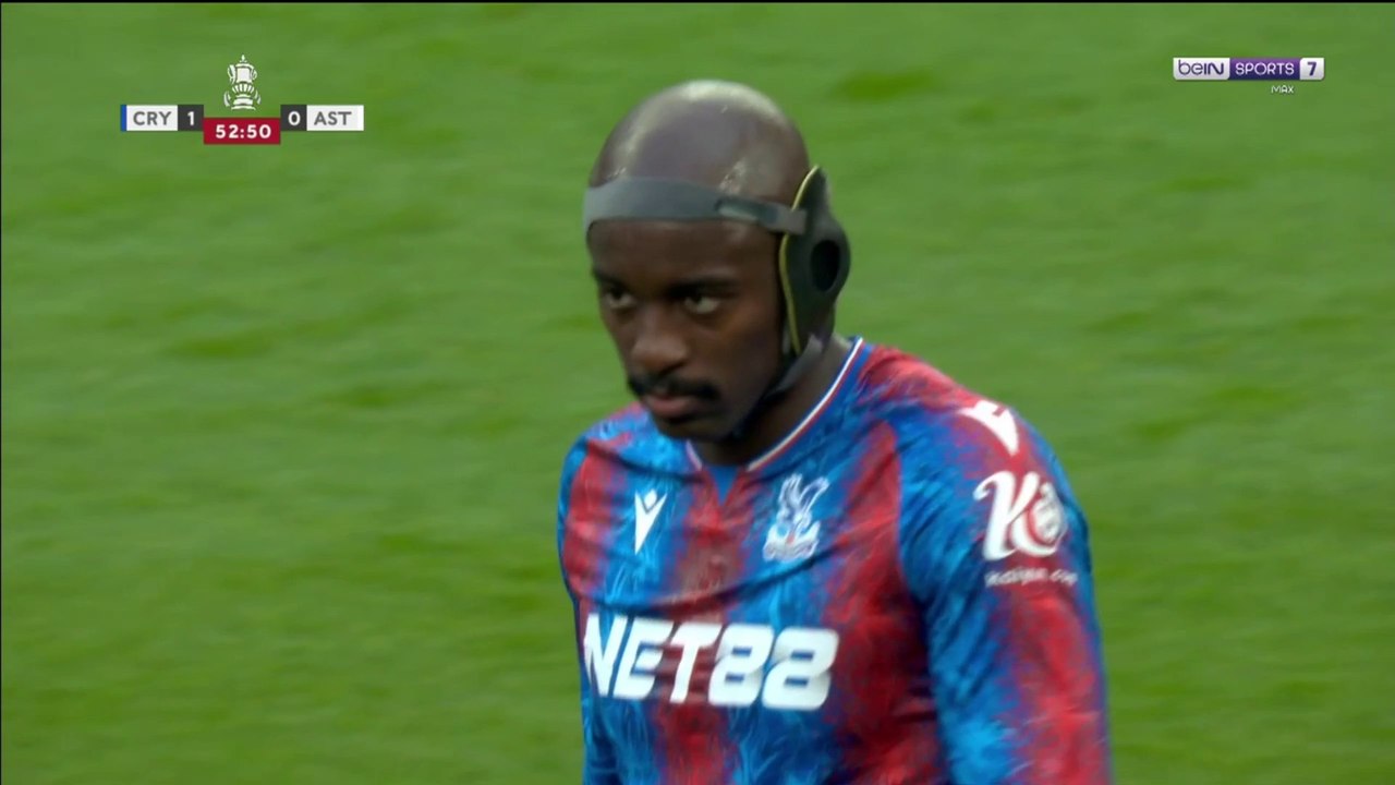 FA Cup : Le pénalty complètement raté de Jean-Philippe Mateta !