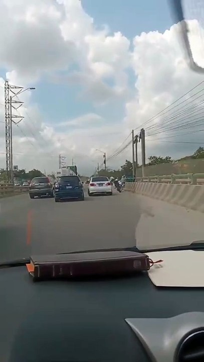 Tráfico en puente Los Cármenes de San Pedro Sula