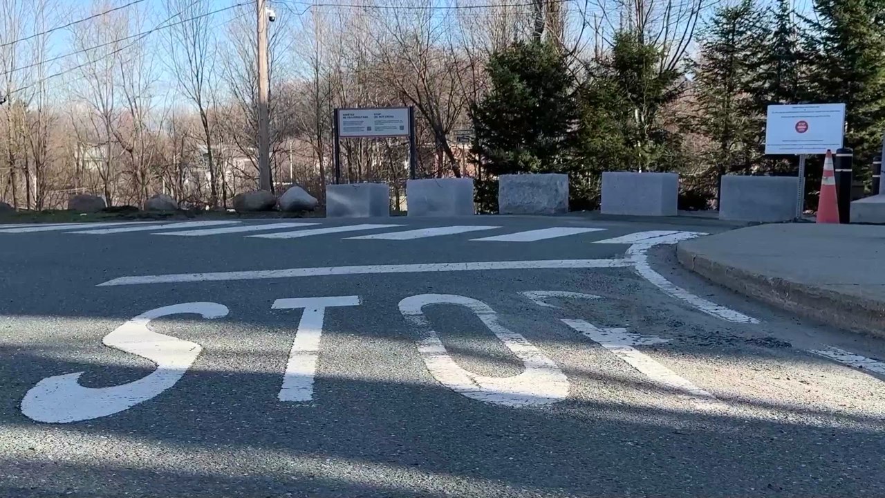 U.S. Slams Door on Canadians, Blocks Access to Cross-Border Library