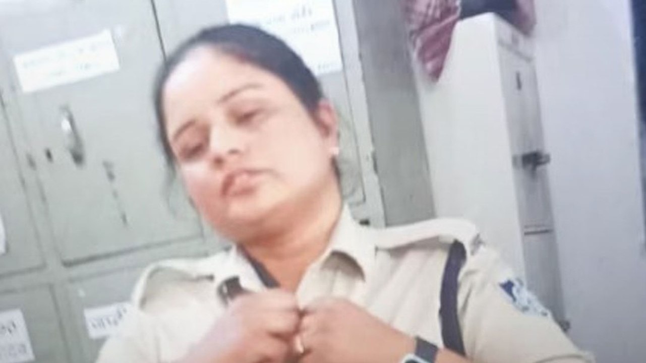 Satna: BF के लिए महिला फरियादी को थाने में पीटा