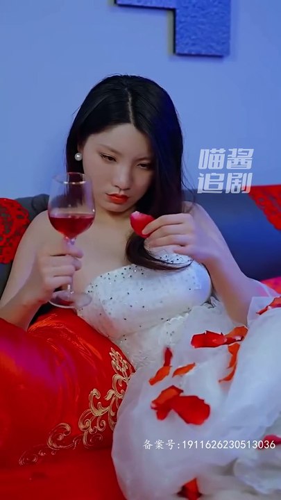 #擦边剧 《重生后把美女总裁治舒服了-下》（全集）#露骨 #挑逗 #诱惑 #无下限 #擦边 #性感 #低俗 #大陸全網下架 #擦邊 #獸血沸騰短劇 #短剧 #华语影视剧 #爽剧 #超级好看的擦边剧